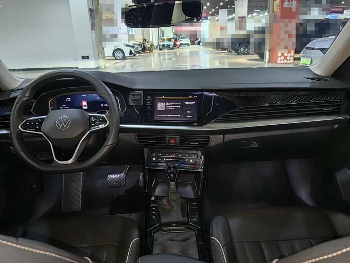 Фото 11 - Volkswagen Passat