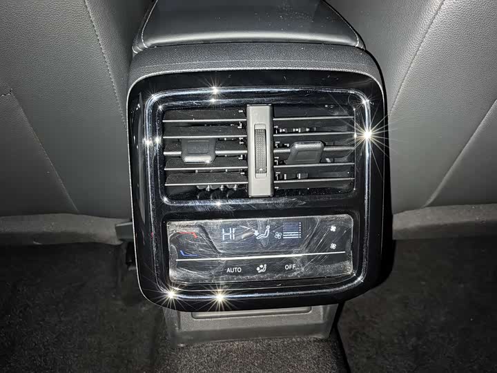 Фото 18 - Volkswagen Passat