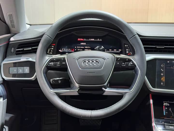 Фото 13 - Audi A7L