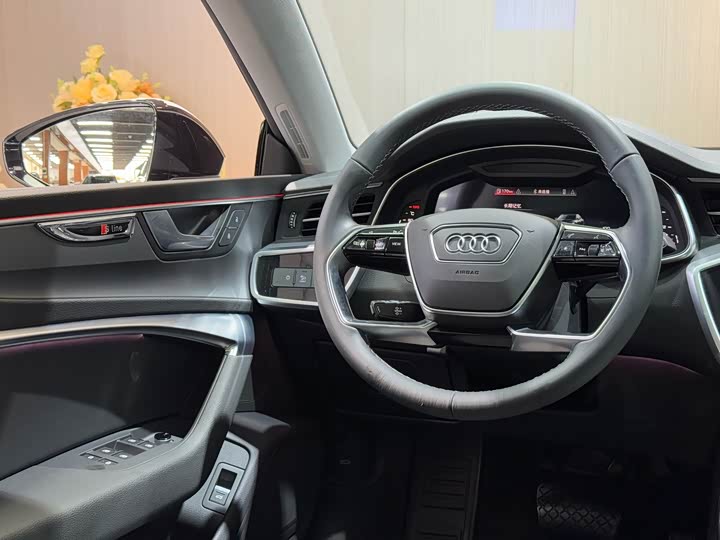 Фото 14 - Audi A7L