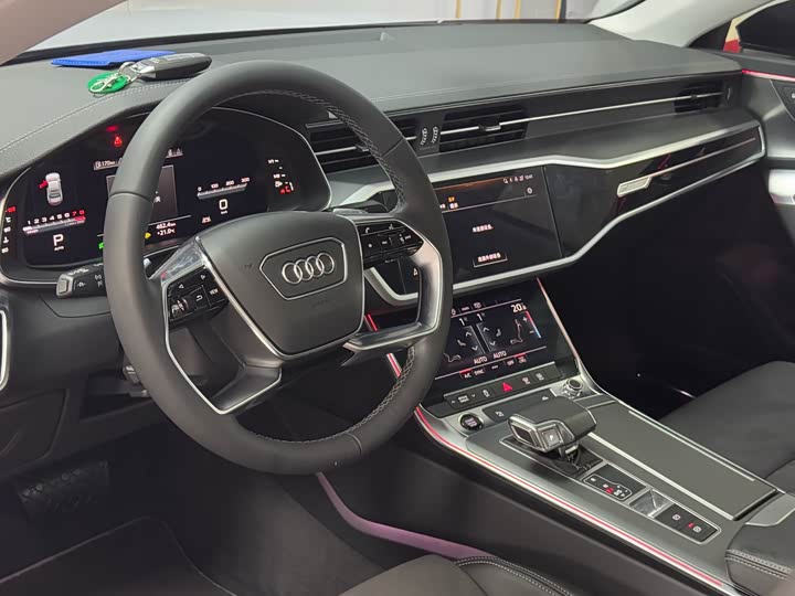 Фото 19 - Audi A7L