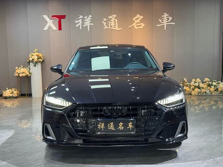 Фото 2 - Audi A7L