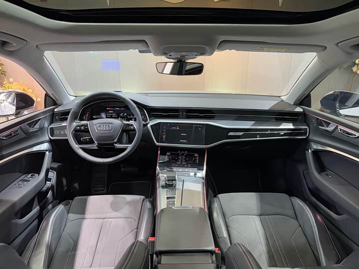 Фото 6 - Audi A7L