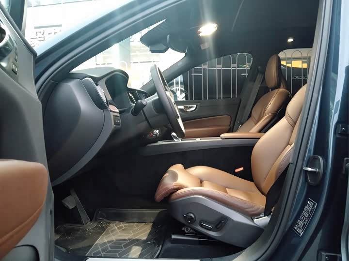 Фото 5 - Volvo XC60 Hybrid