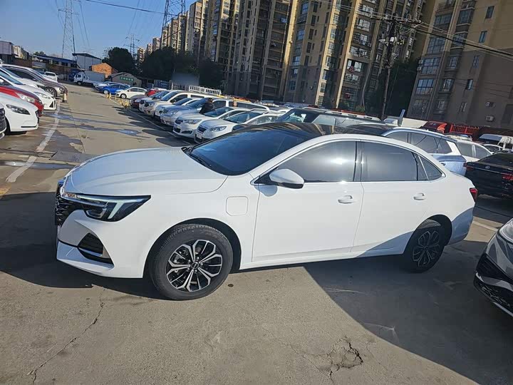Фото 5 - Roewe i6 Max EV