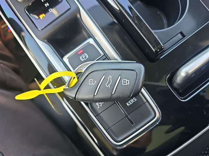 Фото 9 - Roewe i6 Max EV