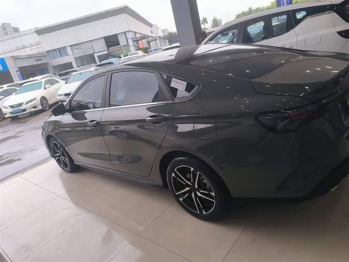 Фото 5 - Geely Binrui