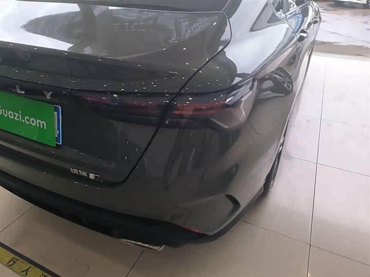 Фото 8 - Geely Binrui