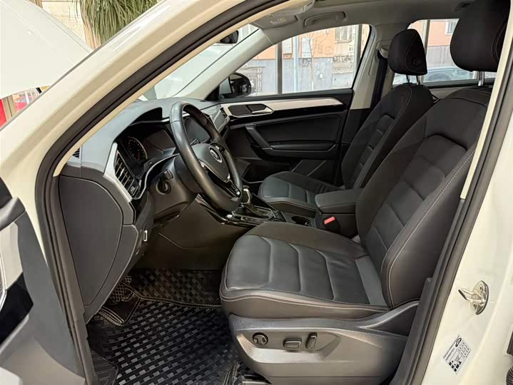 Фото 16 - Volkswagen Tayron