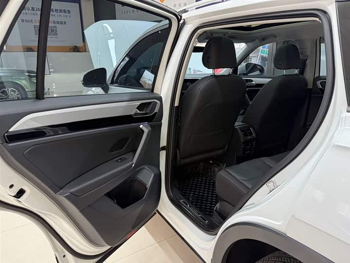 Фото 17 - Volkswagen Tayron