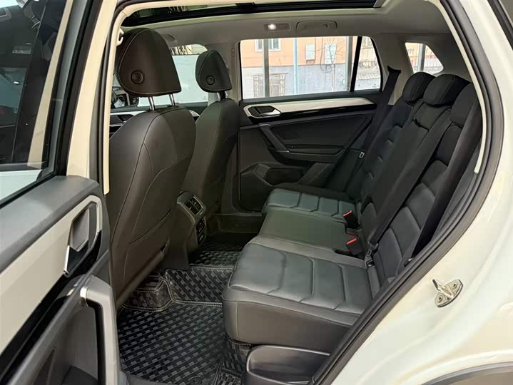 Фото 18 - Volkswagen Tayron