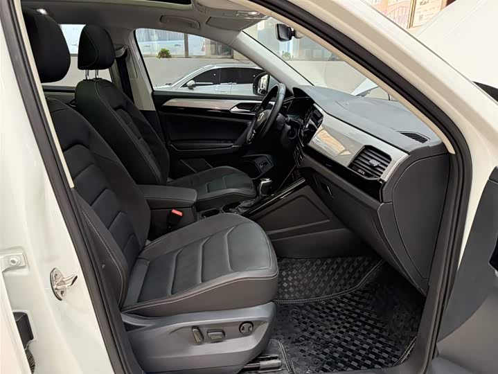 Фото 21 - Volkswagen Tayron