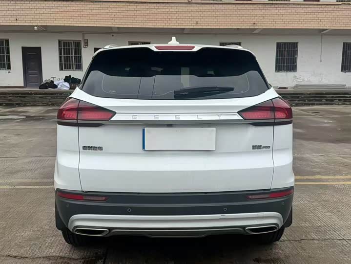 Фото 4 - Geely Atlas