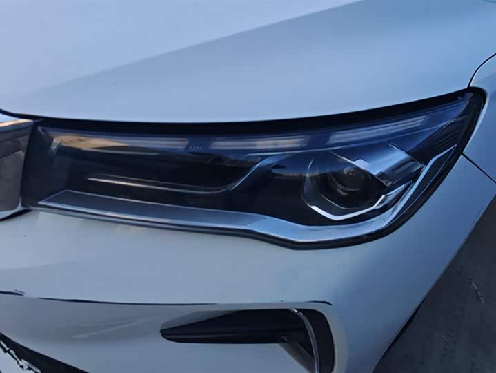 Фото 5 - Geely Emgrand