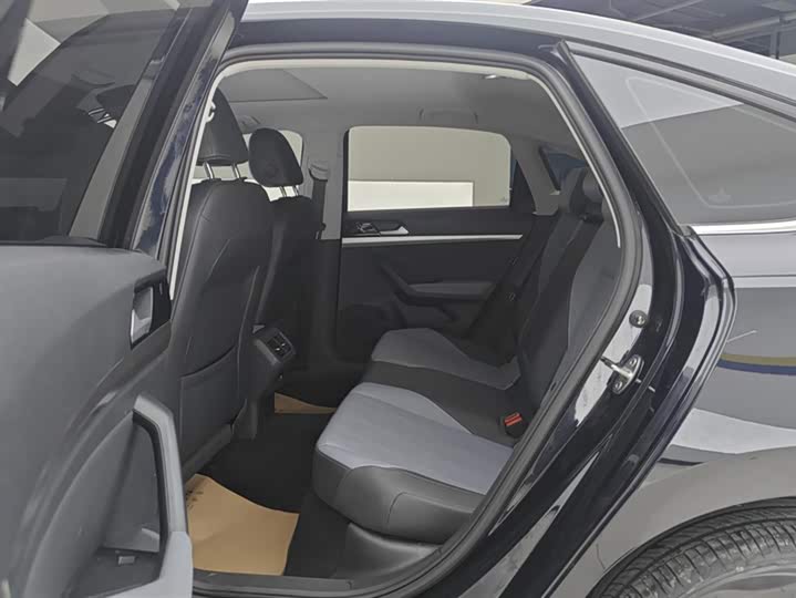 Фото 11 - Volkswagen Lavida