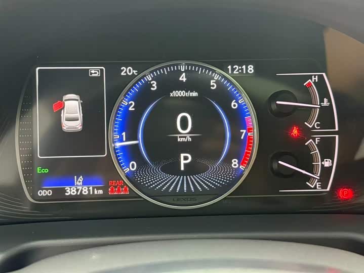 Фото 7 - Lexus ES