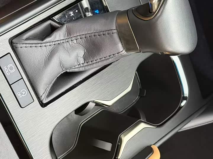 Фото 8 - Lexus ES