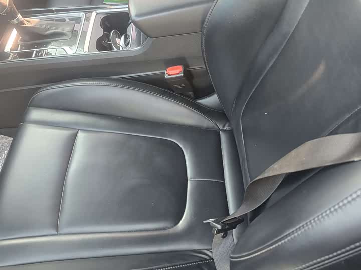 Фото 4 - Bestune B70