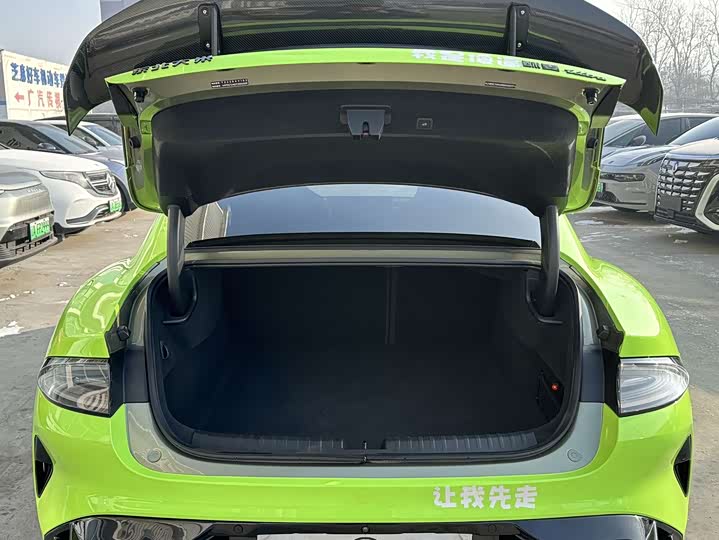 Фото 12 - Xiaomi SU7