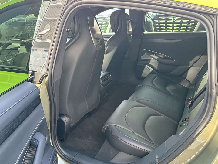 Фото 15 - Xiaomi SU7