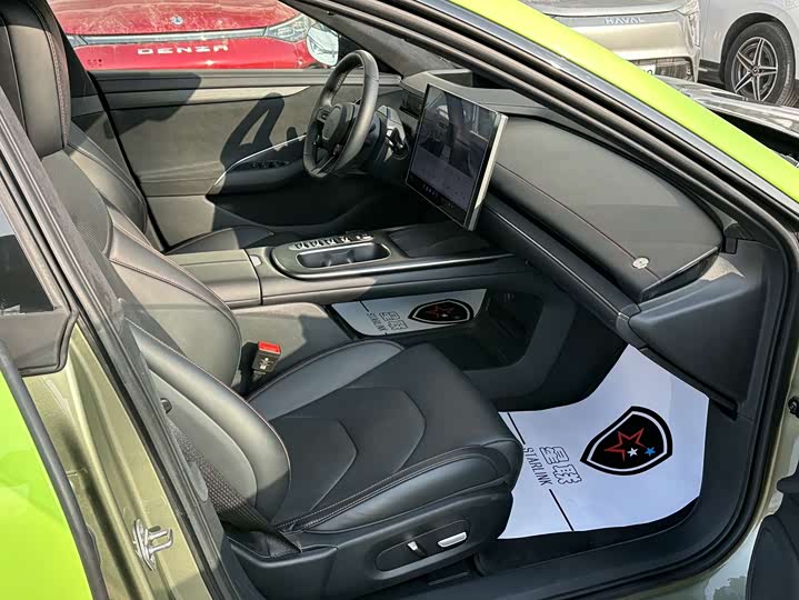 Фото 16 - Xiaomi SU7