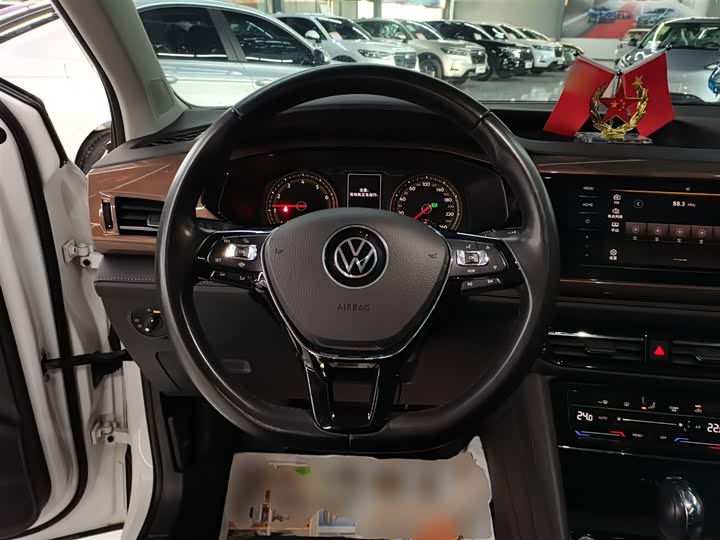 Фото 11 - Volkswagen Tharu