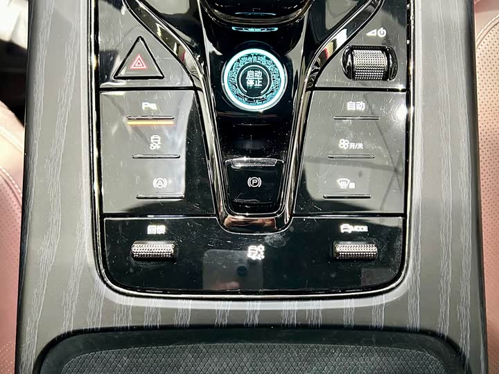 Фото 19 - BYD Han