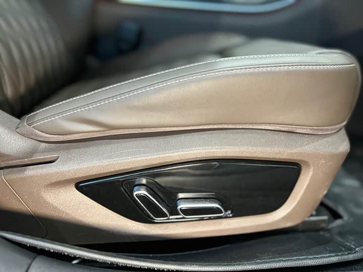 Фото 35 - BYD Han