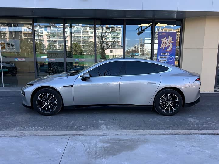 Фото 3 - XPeng P7