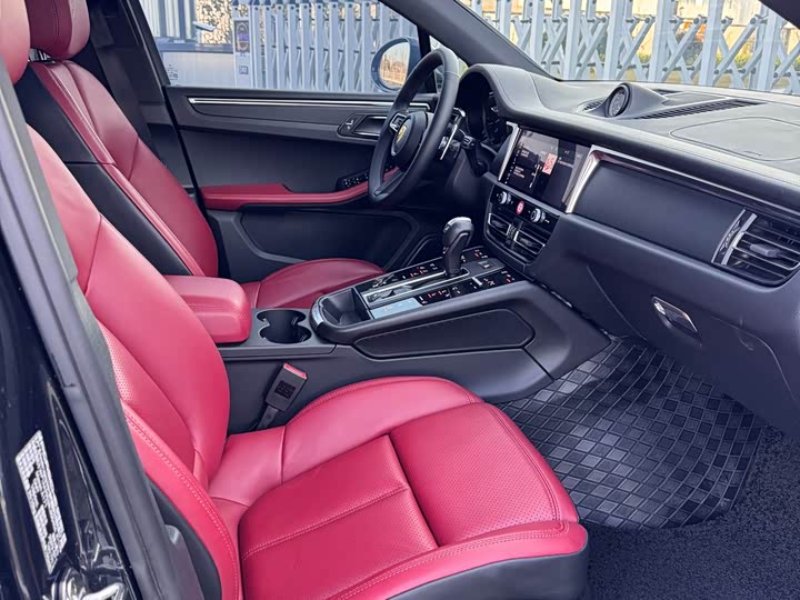 Фото 14 - Porsche Macan