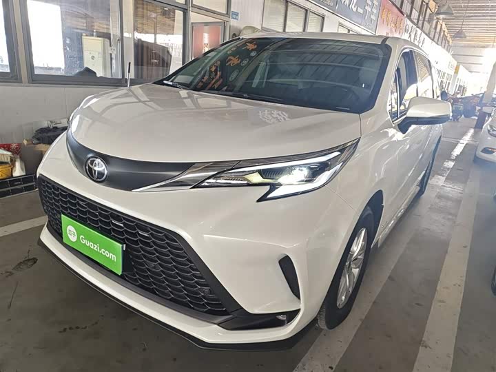 Фото 2 - Toyota Granvia