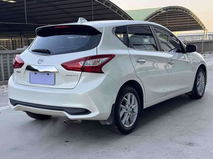 Фото 6 - Nissan Tiida