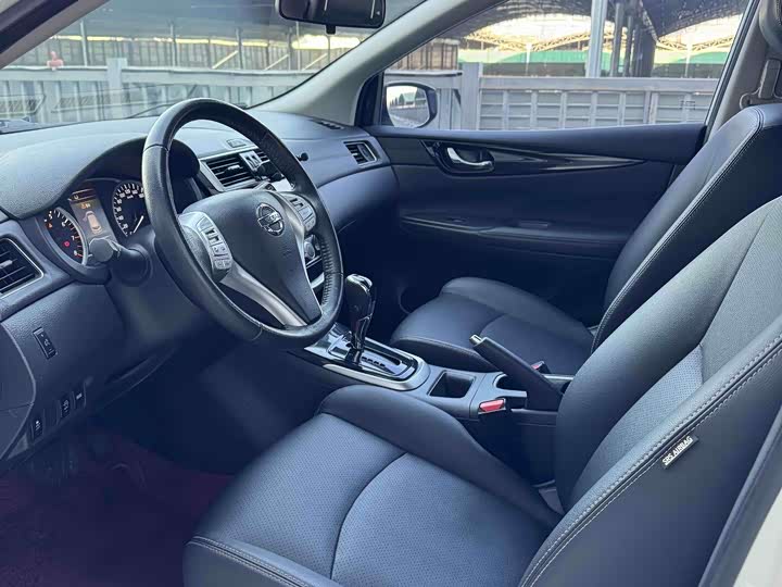 Фото 7 - Nissan Tiida