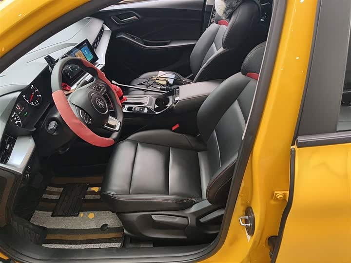 Фото 11 - MG Motor 5