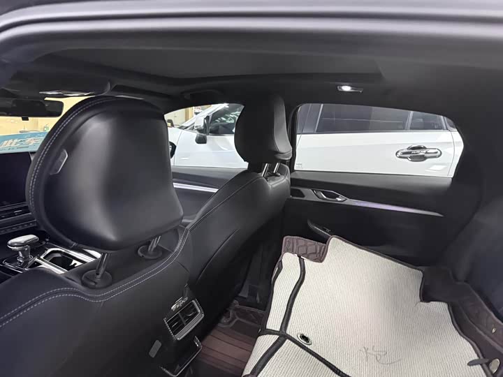 Photo 12 - Geely Preface