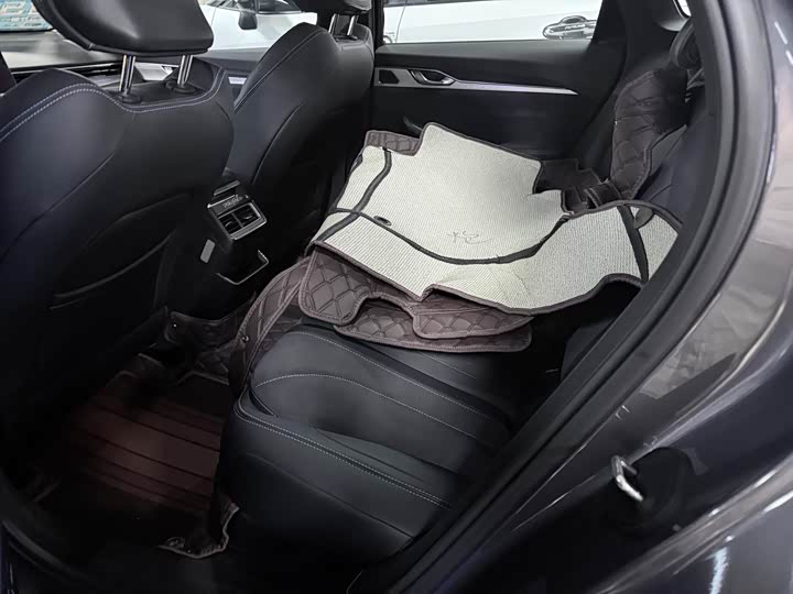 Photo 14 - Geely Preface