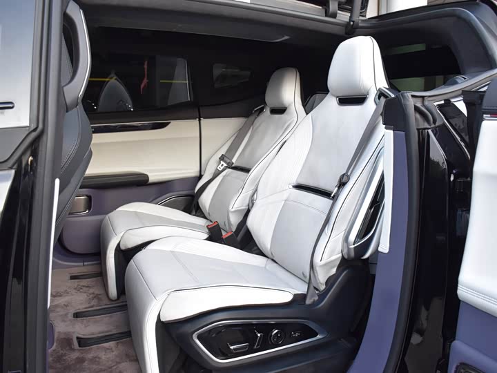 Фото 11 - HiPhi X