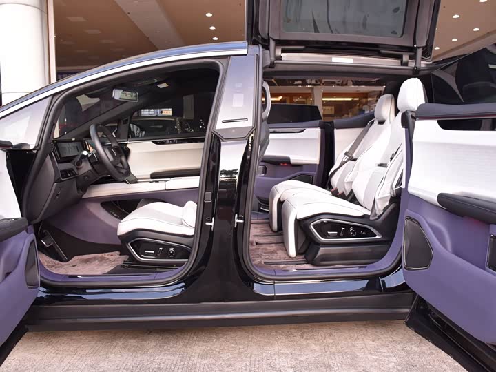 Фото 18 - HiPhi X