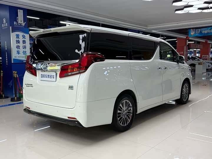 Фото 11 - Toyota Alphard