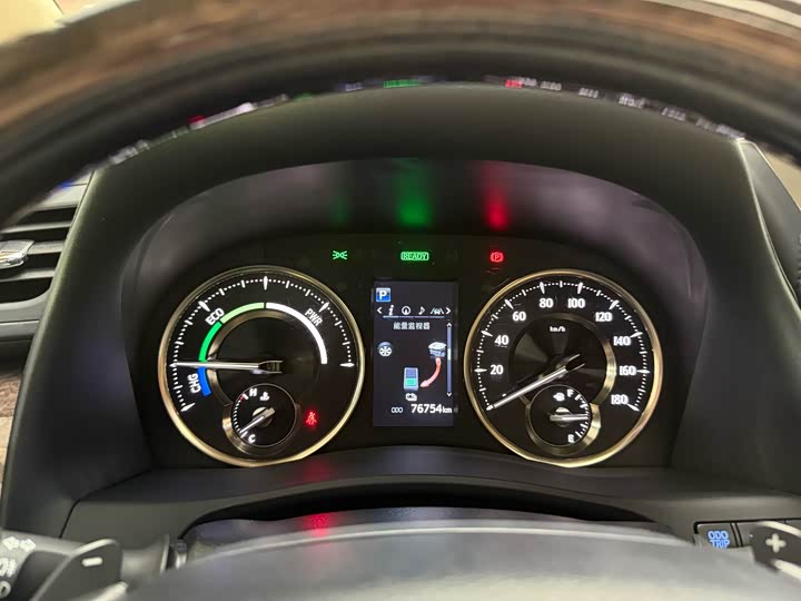 Фото 9 - Toyota Alphard