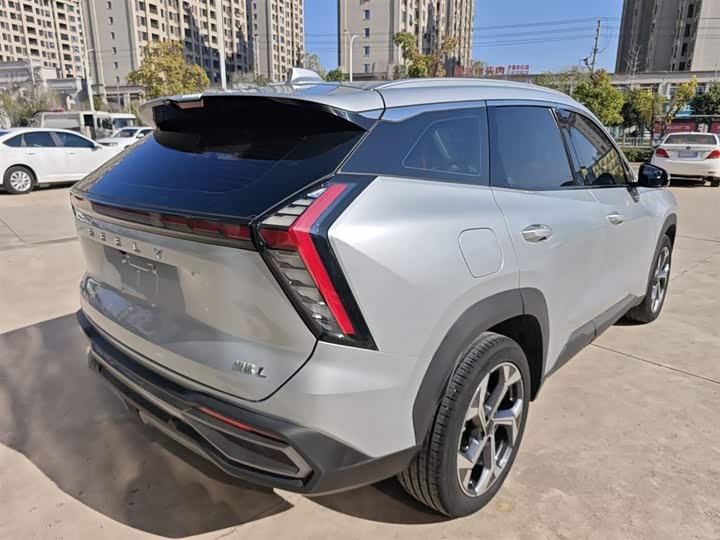 Фото 7 - Geely Atlas L