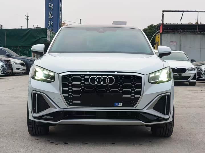 Фото 2 - Audi Q2L