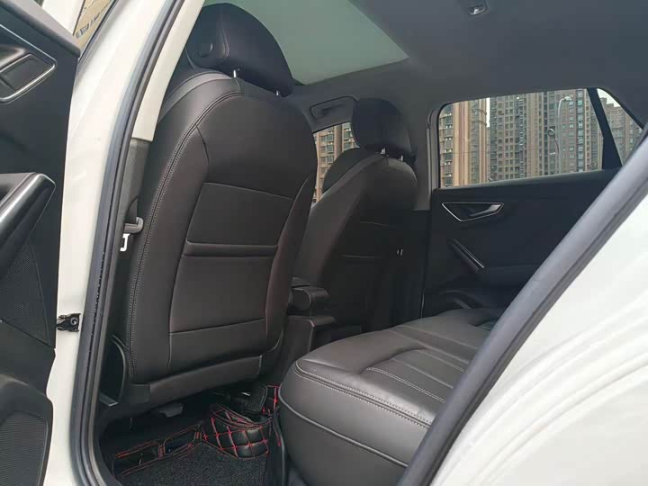 Фото 6 - Audi Q2L