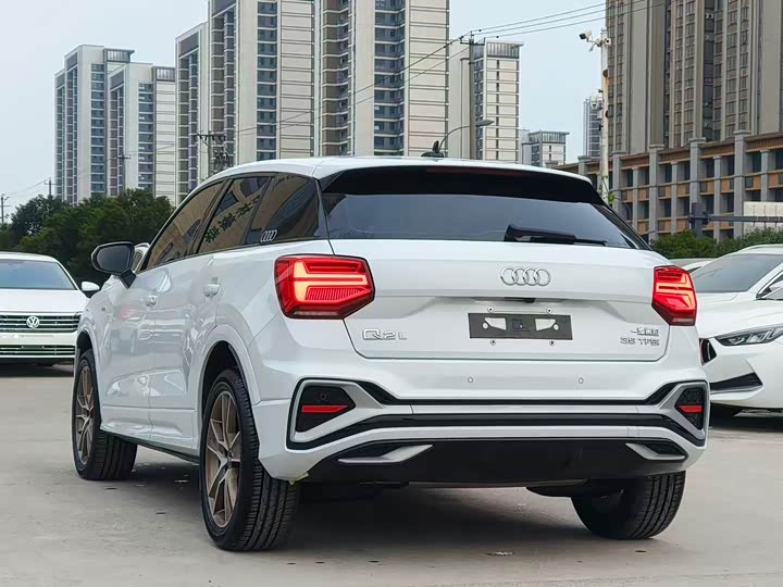 Фото 7 - Audi Q2L