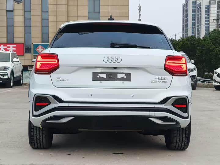 Фото 8 - Audi Q2L