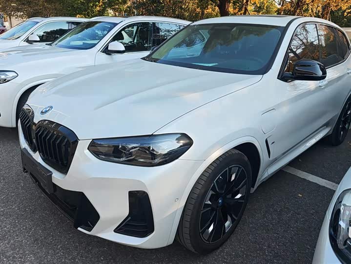 Фото 1 - BMW iX3