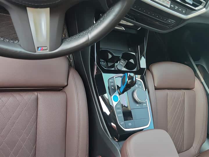 Фото 16 - BMW iX3