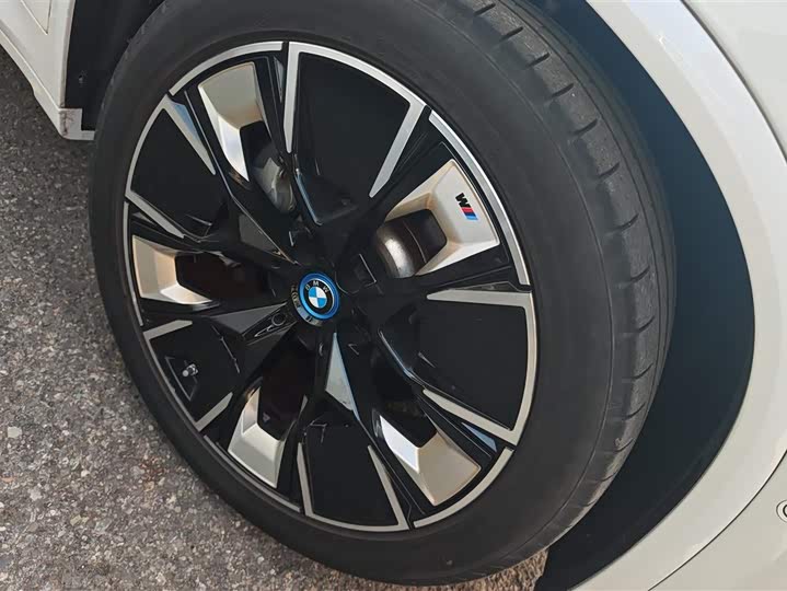 Фото 6 - BMW iX3