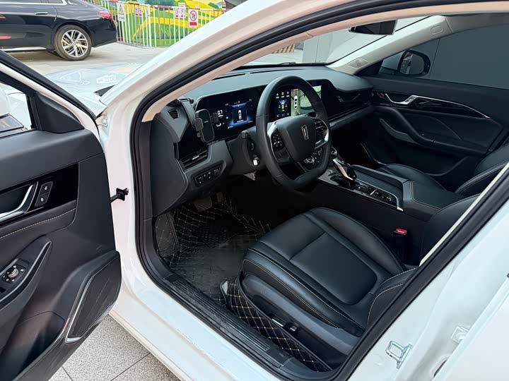 Фото 4 - Bestune B70