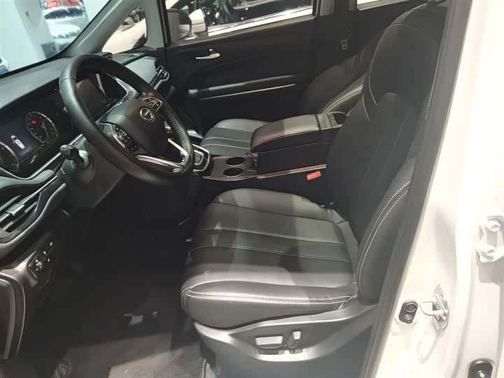 Фото 15 - GAC Trumpchi M6